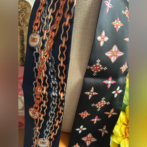 🖤 New 🖤 Gorgeous Fashion Twilly Scarf 🖤 - Picture 3 of 3